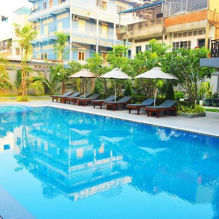 Holiday Hotel Battambang Dış mekan fotoğraf