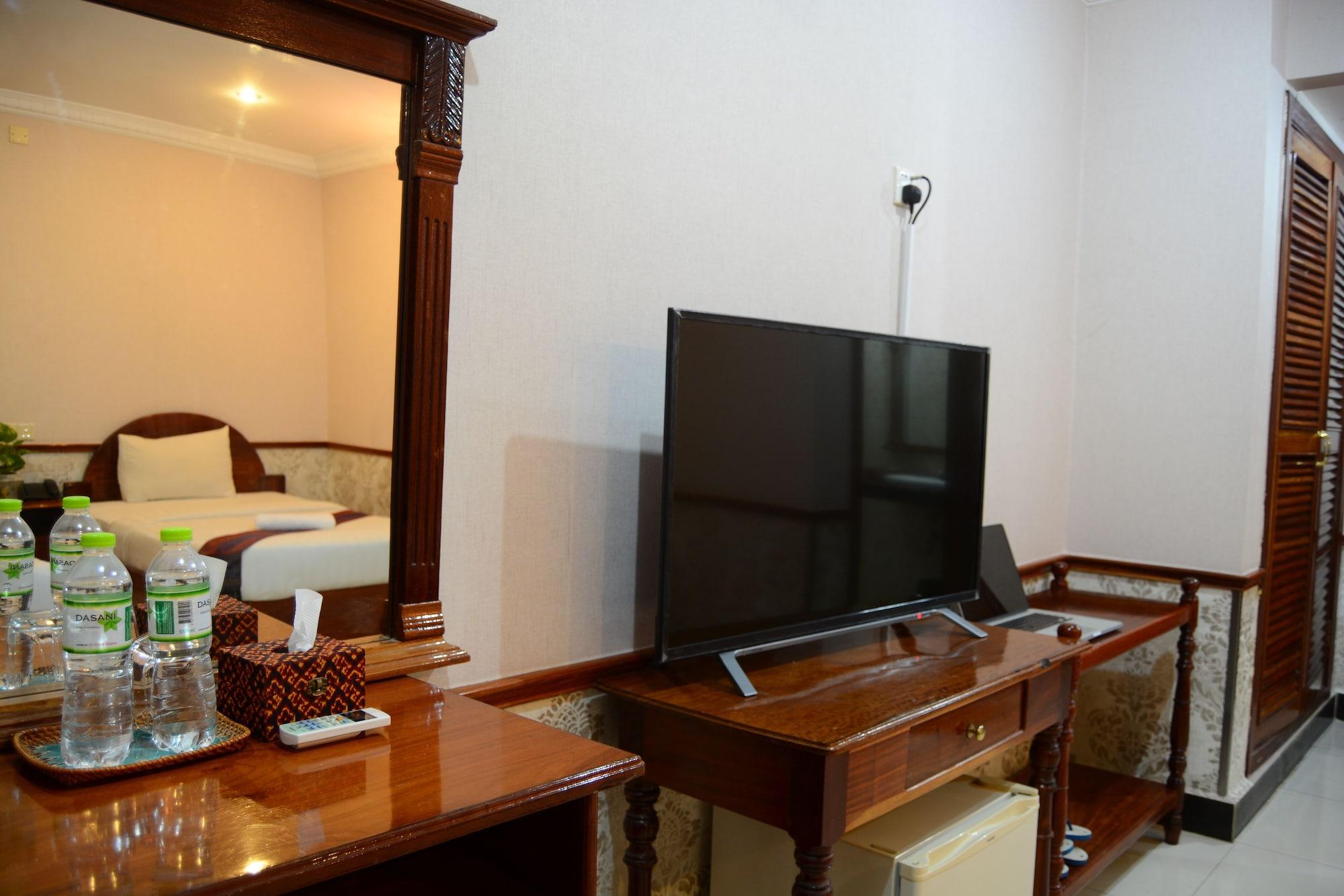 Holiday Hotel Battambang Dış mekan fotoğraf