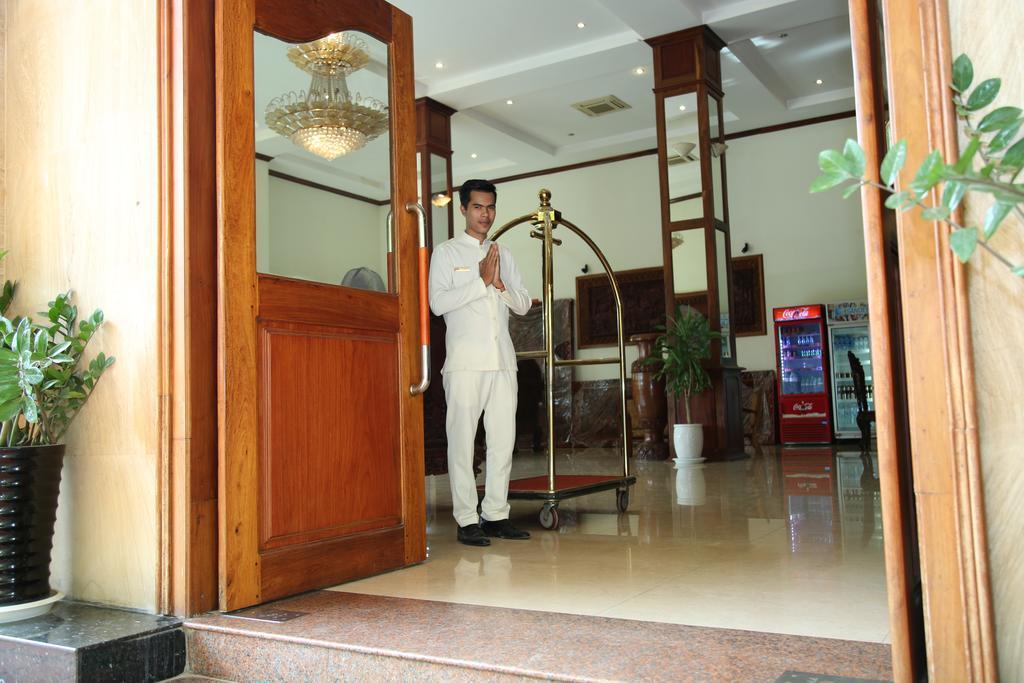 Holiday Hotel Battambang Dış mekan fotoğraf