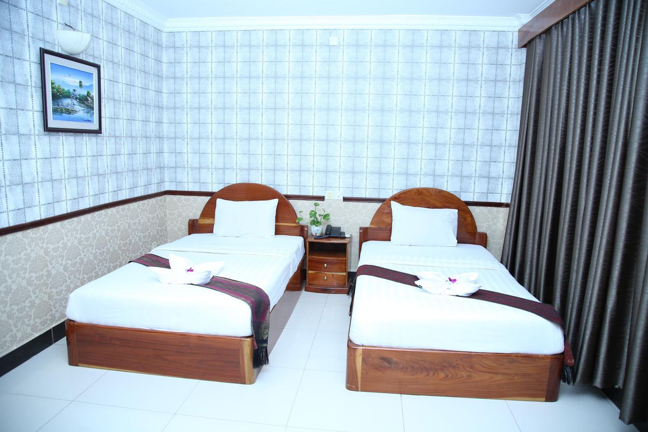 Holiday Hotel Battambang Dış mekan fotoğraf