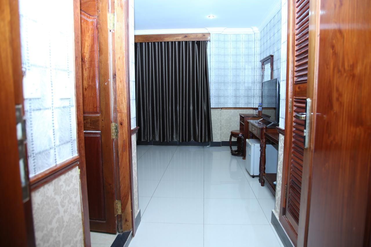 Holiday Hotel Battambang Dış mekan fotoğraf
