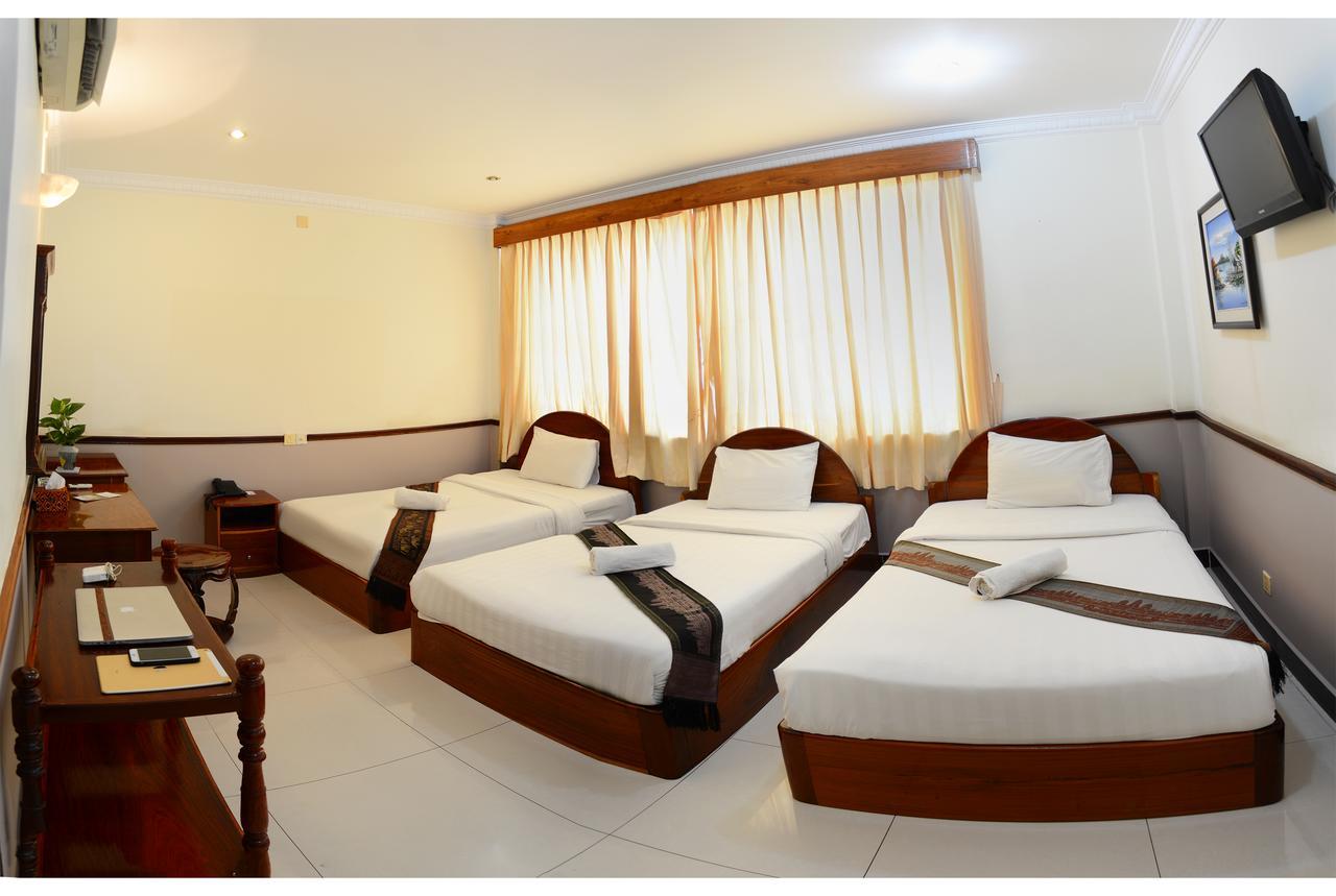 Holiday Hotel Battambang Dış mekan fotoğraf
