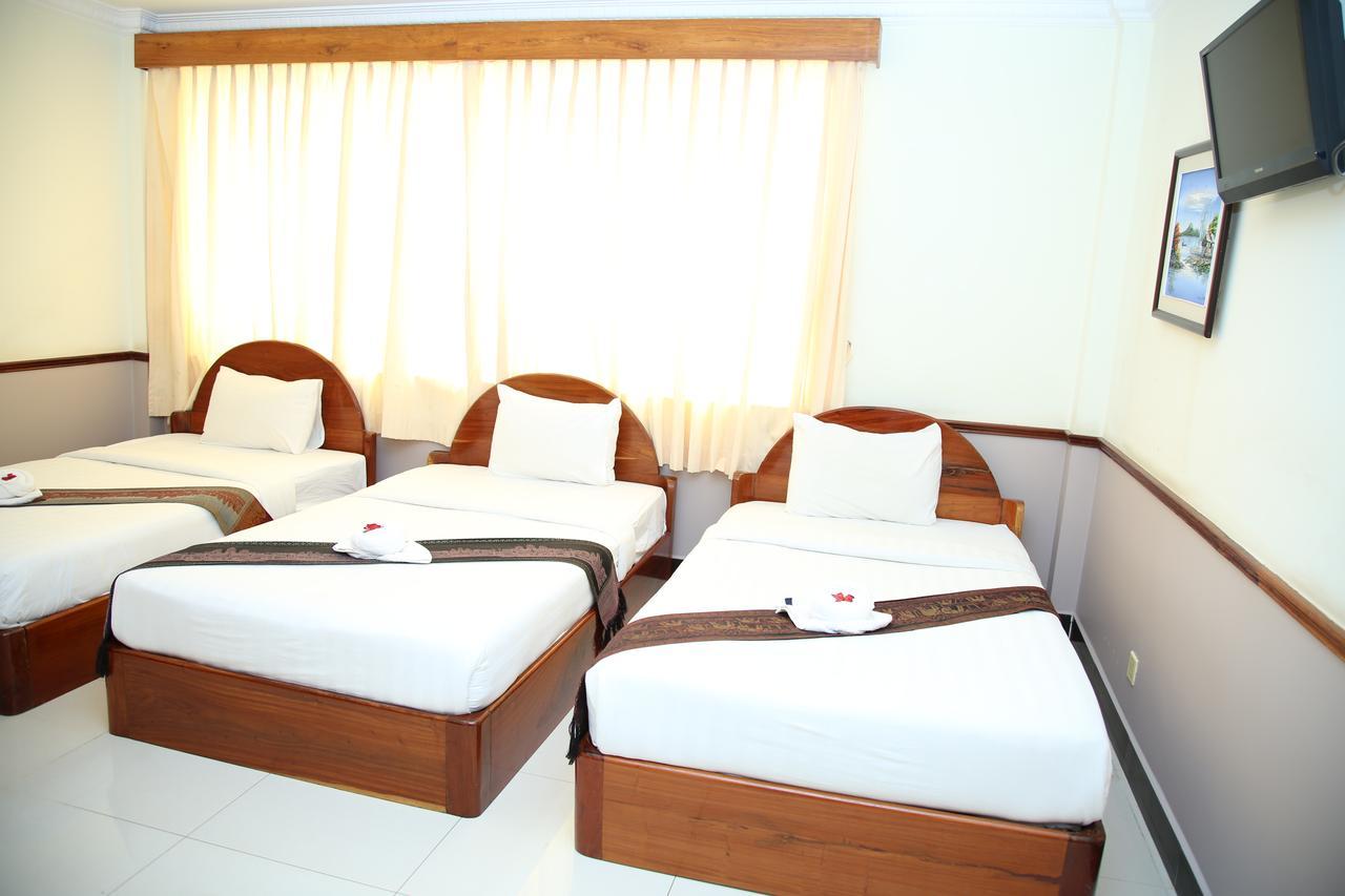 Holiday Hotel Battambang Dış mekan fotoğraf