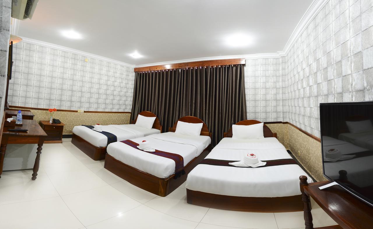 Holiday Hotel Battambang Dış mekan fotoğraf