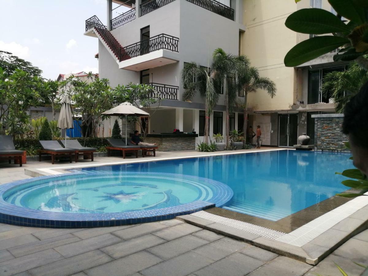 Holiday Hotel Battambang Dış mekan fotoğraf
