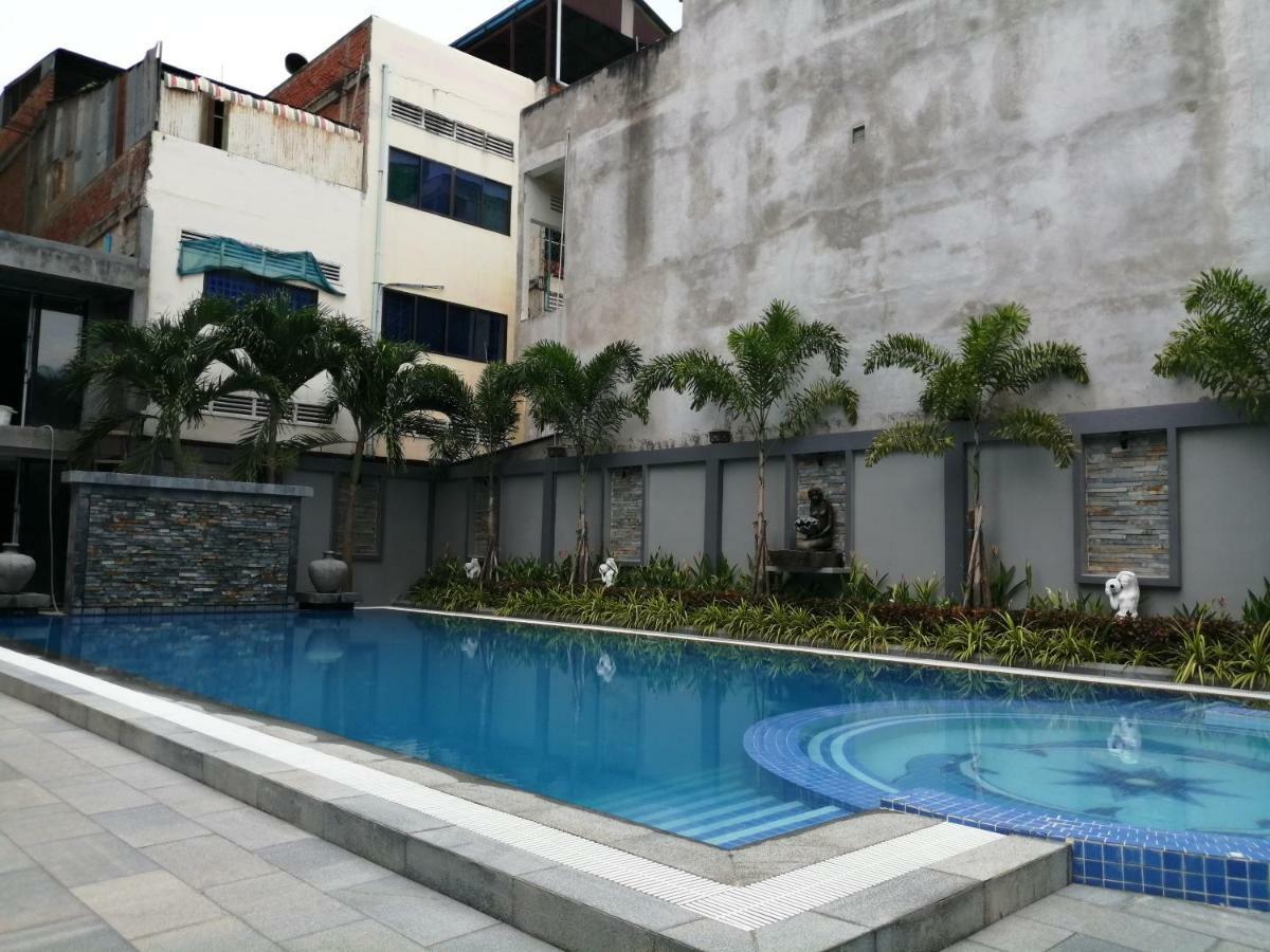 Holiday Hotel Battambang Dış mekan fotoğraf