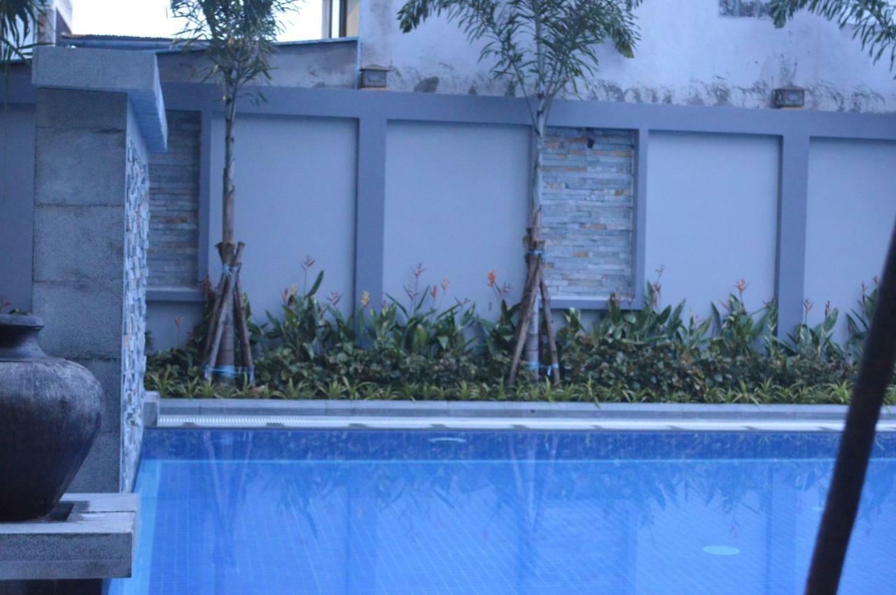 Holiday Hotel Battambang Dış mekan fotoğraf