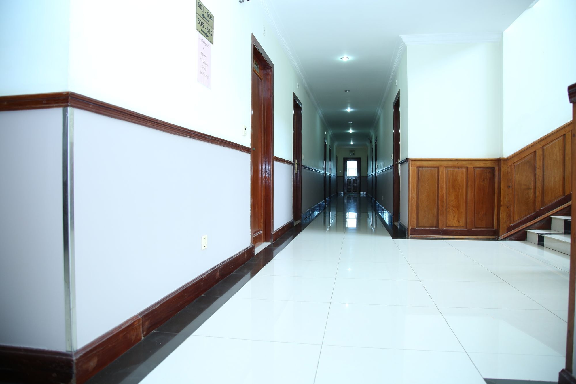 Holiday Hotel Battambang Dış mekan fotoğraf