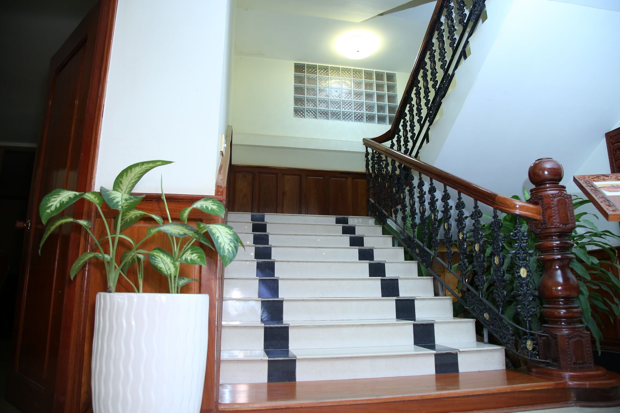 Holiday Hotel Battambang Dış mekan fotoğraf
